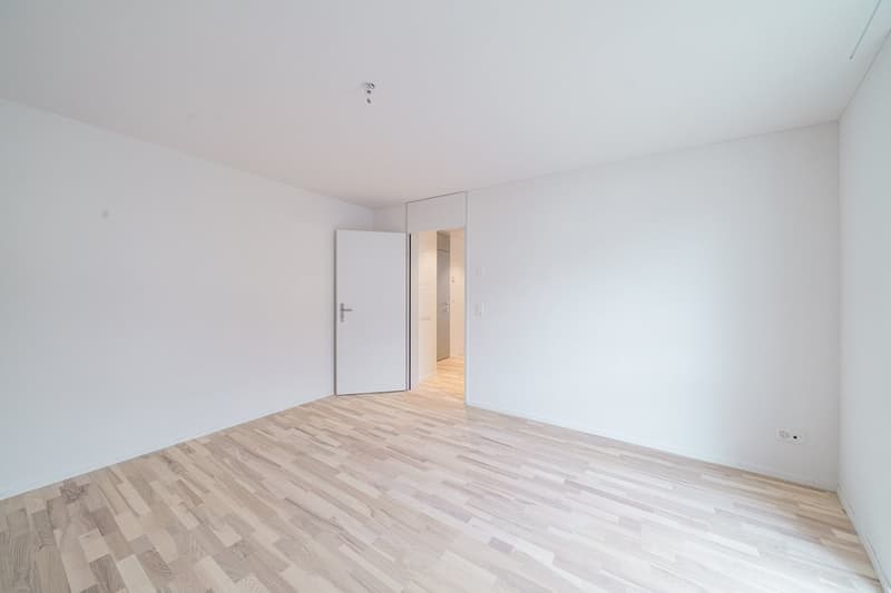 Modern and bright 2.5-room apartment in Grenchen (6)
