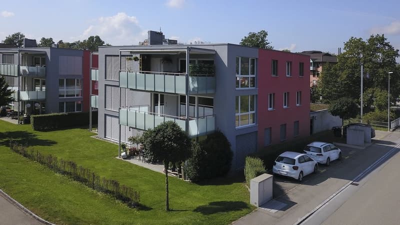 MODERNE 3.5 ZIMMER WOHNUNG MIT GROSSEM BALKON ZU VERMIETEN (1)