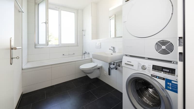 MODERNE 3.5 ZIMMER WOHNUNG MIT GROSSEM BALKON ZU VERMIETEN (10)