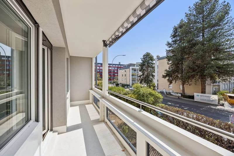 NEU - MODERN MIT GROSSZÜGIGEM BALKON (1)