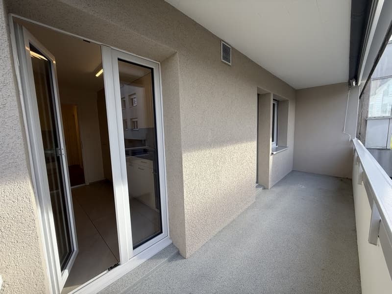 TOLLE 2.5 ZIMMER WOHNUNG MIT GROSSEM BALKON (2)