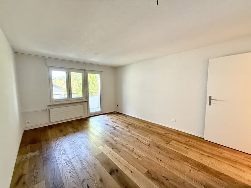 MODERNE, KLEINE 3.5 ZIMMER-WOHNUNG AN ZENTRALER LAGE ZU VERMIETEN (4)