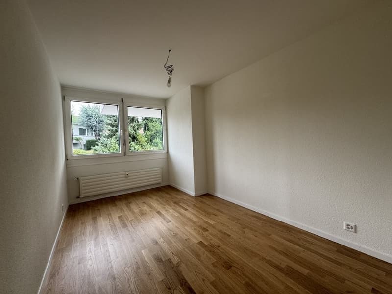 GROSSZÜGIG UND ZENTRAL GELEGEN (4)