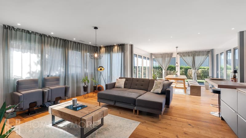 Wohnzimmer mit Essbereich