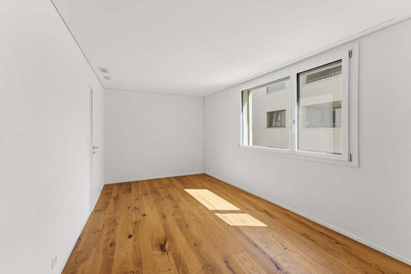 Modernes Wohnen im Herzen von Emmetten – attraktive 4.5-Zimmer-Wohnung mit Garten (8)