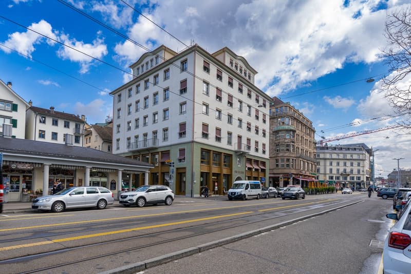 Ufficio per 3 persone con servizio, direttamente in piazza Bellevue (4)