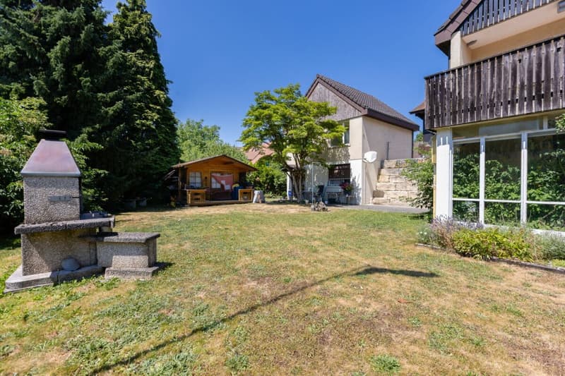 Looking for a home in the countryside with potential, peace, and good accessibility? (7)
