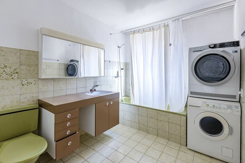 Looking for a home in the countryside with potential, peace, and good accessibility? (12)
