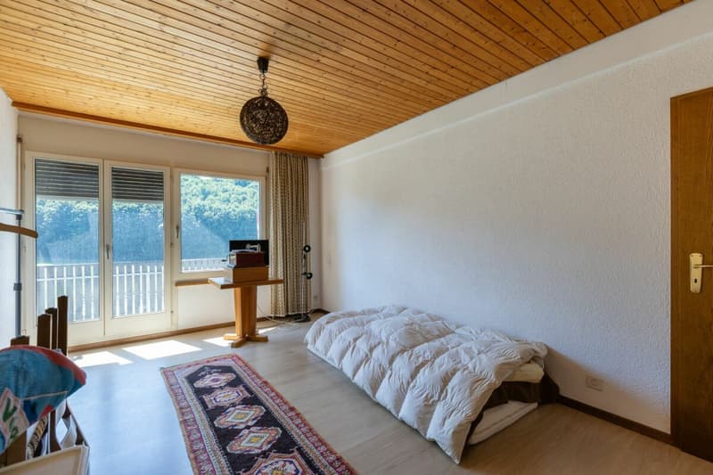 Looking for a home in the countryside with potential, peace, and good accessibility? (23)