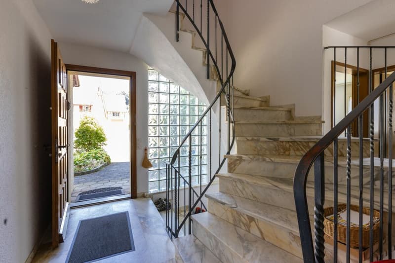 Looking for a home in the countryside with potential, peace, and good accessibility? (24)