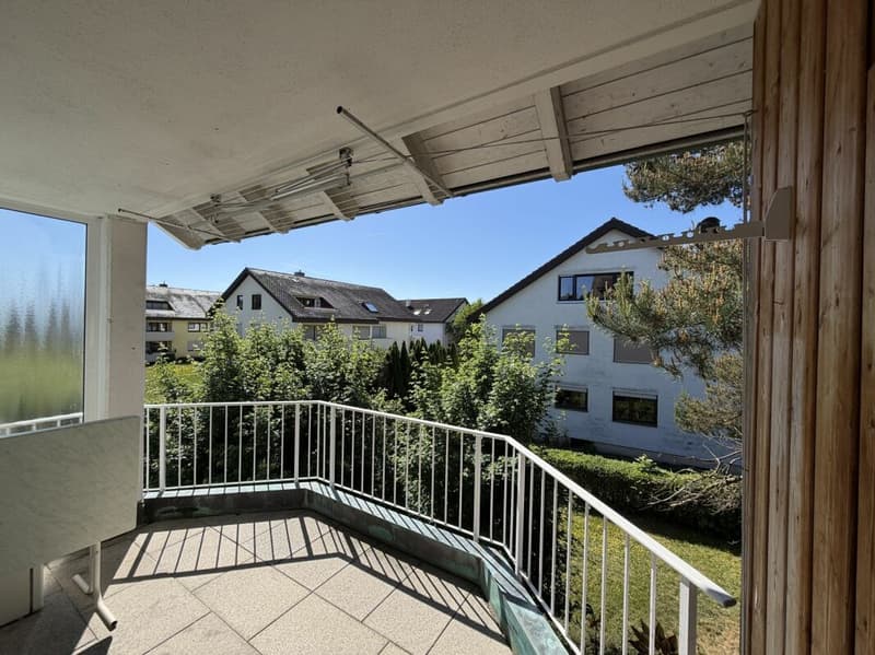 Balkon mit schöne Besonnung