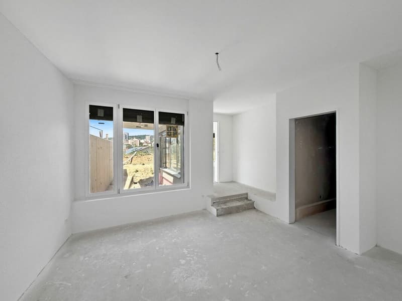 grosser Masterbedroom mit überhoher Decke und en suite Badezimmer und Ankleide