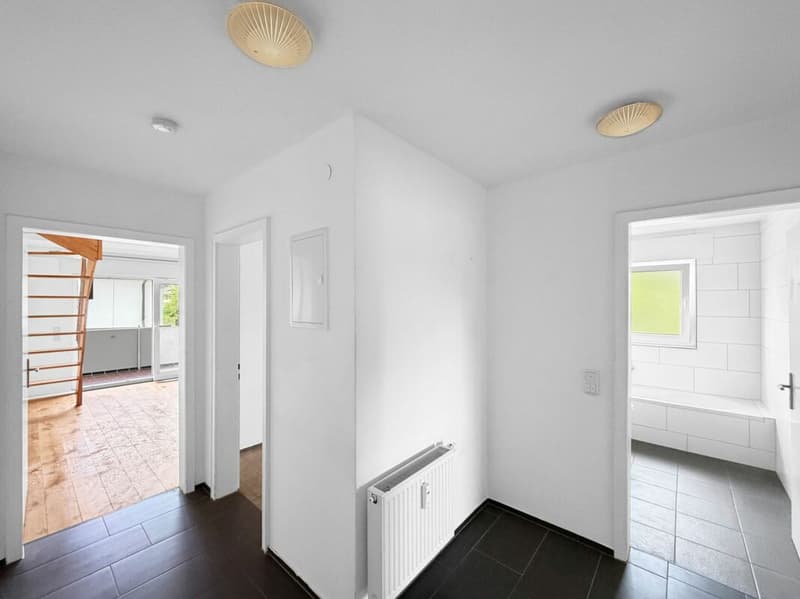 Modernisierte Maisonettewohnung in erster Rheinlage - bezugsbereit (13)