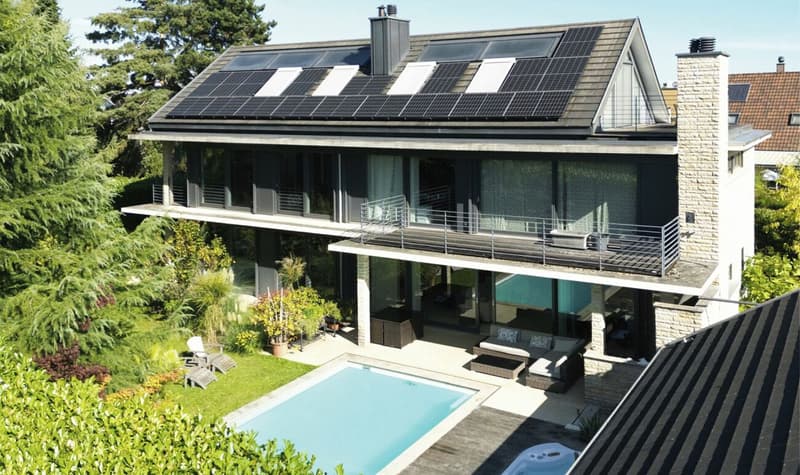 Exclusive villa with three residential units, pool, and unparalleled privacy (1)