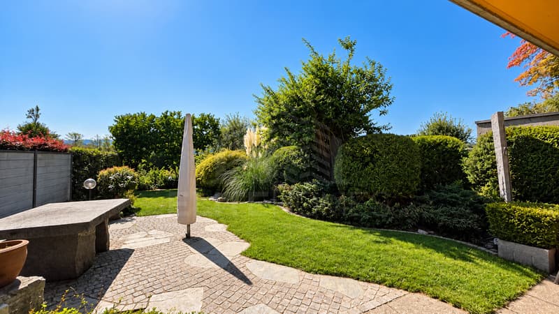 Sonniger Gartensitzplatz