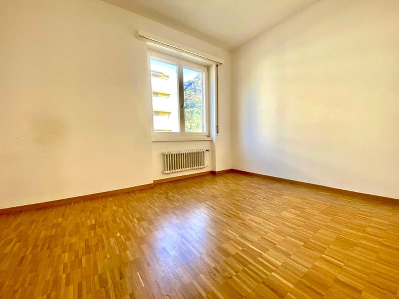 Bright 4-room apartment with balcony (6)