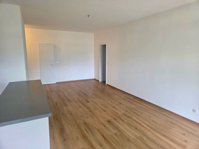 2 Lokale in einer gut erschlossenen Zone (3)