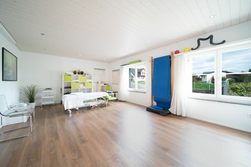 100m² commercial, practice or office (6)