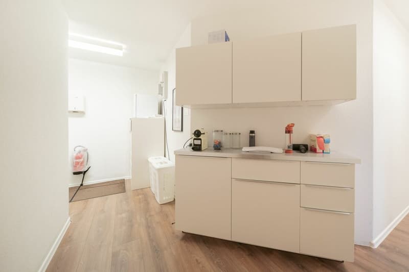 100m² commercial, practice or office (7)