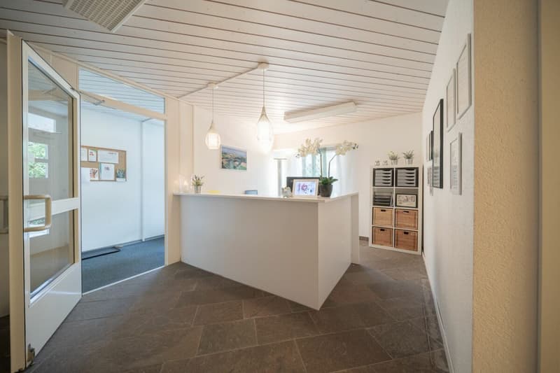100m² commercial, practice or office (4)