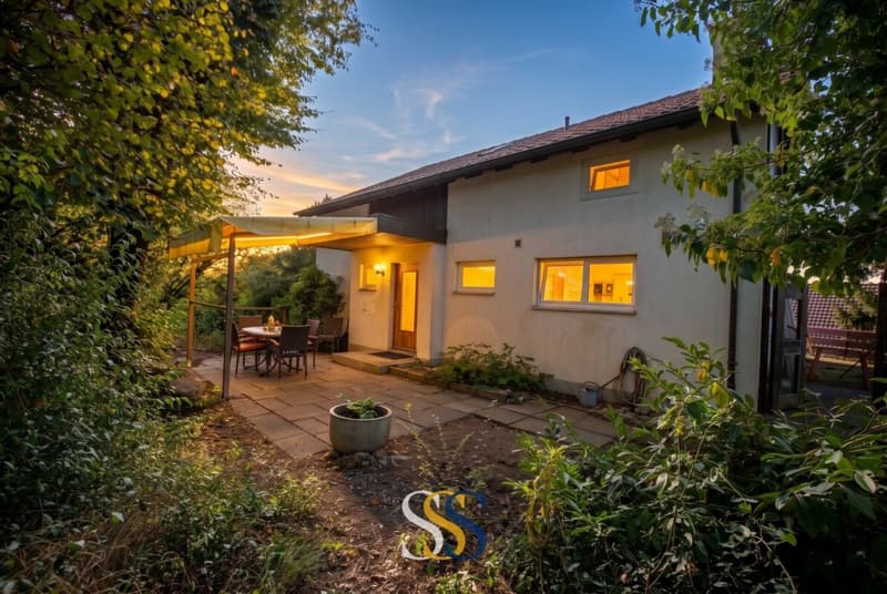 Charmantes Einfamilienhaus mit Weitblick und grossem Garten (4)