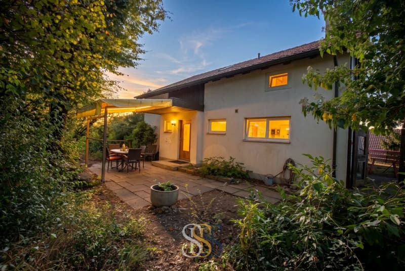 Charmantes Einfamilienhaus mit Weitblick und grossem Garten (5)