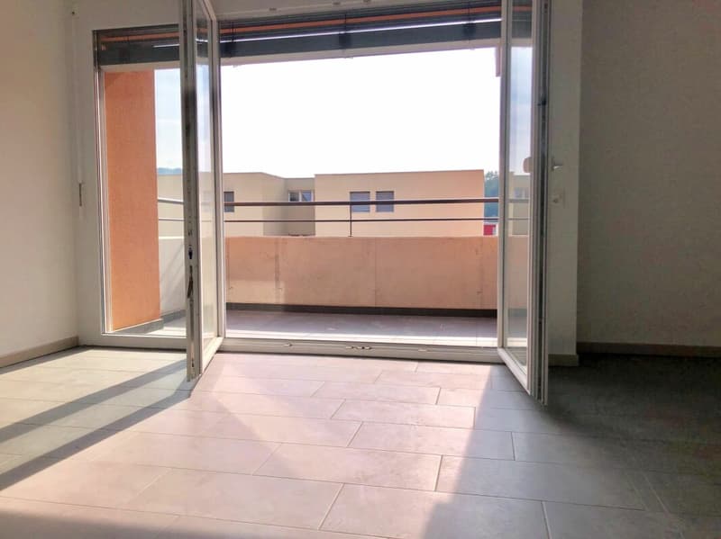 New duplex apartments with parking, 1 month free! (6)