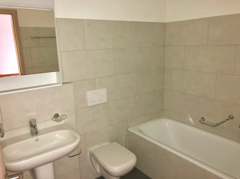 New duplex apartments with parking, 1 month free! (8)
