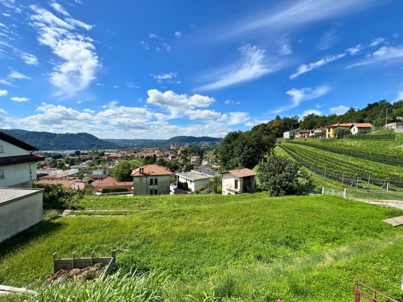 Terreno edificabile con vista aperta e soleggiato (3)
