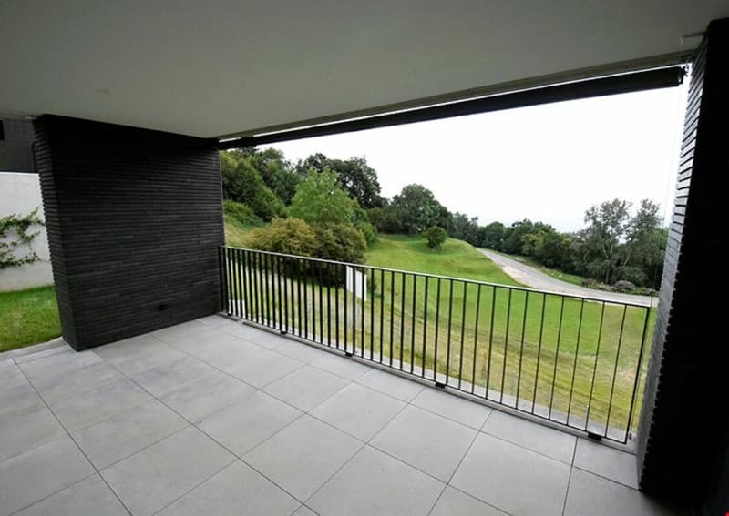 New and elegant residential units surrounded by greenery (10)