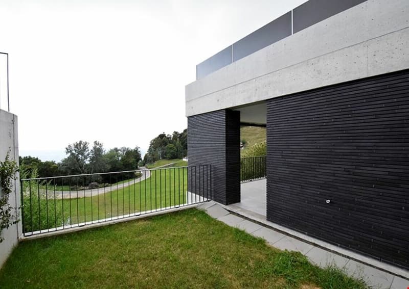 New and elegant residential units surrounded by greenery (8)