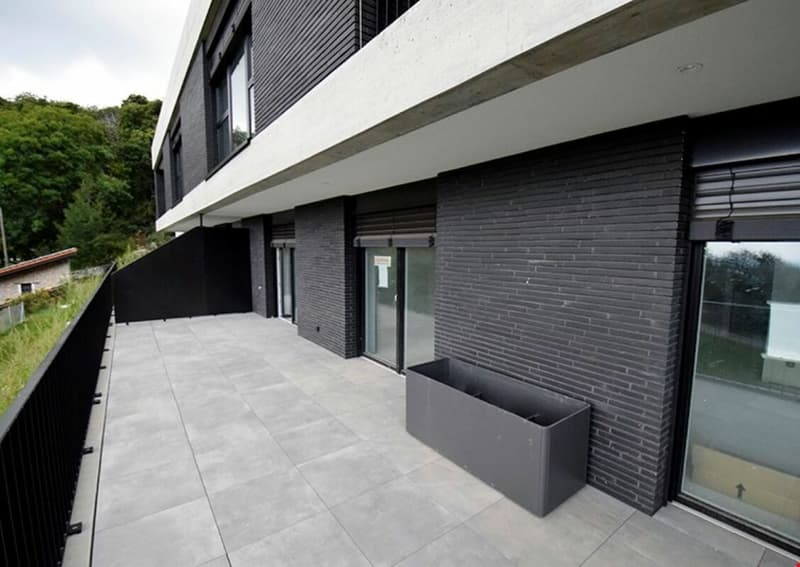 New and elegant residential units surrounded by greenery (5)