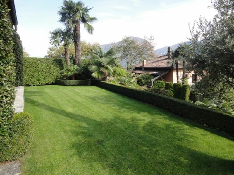 Villa signorile nel verde con vista panoramica (3)