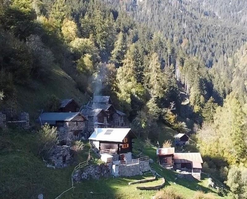 Magnificent rustic house in a quiet location (3)