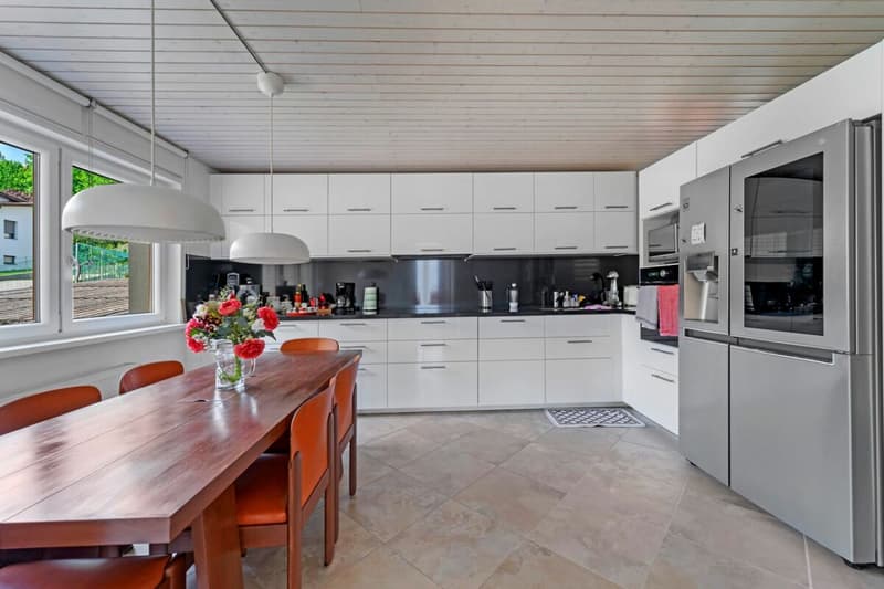 Ampia proprietà misto residenziale-commerciale con vista (10)