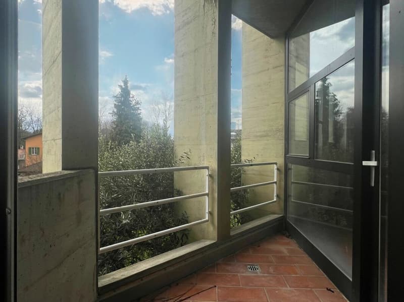 Casa unifamiliare su tre livelli con terrazza panoramica e giardino (9)