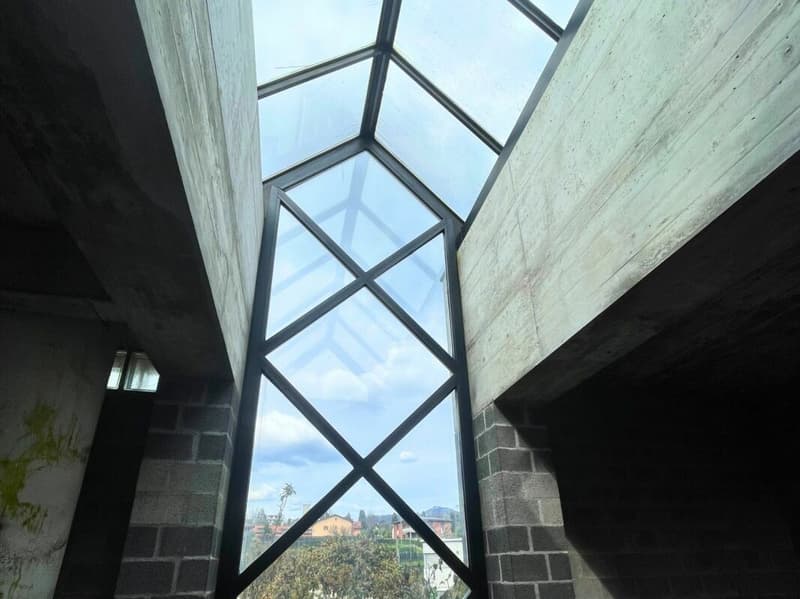 Casa unifamiliare su tre livelli con terrazza panoramica e giardino (8)