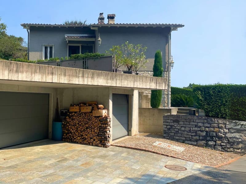 Casa unifamiliare ristrutturata con giardino e vista panoramica (4)
