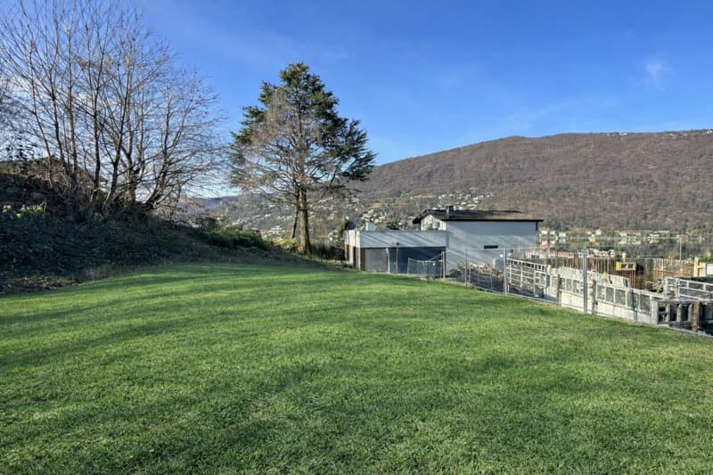 Terreno edificabile con vista lago, soleggiato (3)