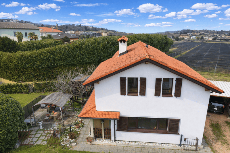 Casa unifamiliare con rustico, ampio giardino e piazzale privato (3)