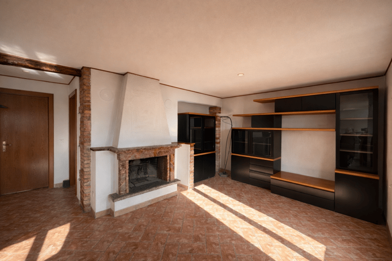 Appartement caractéristique de 2,5 pièces, dans un quartier desservi (6)
