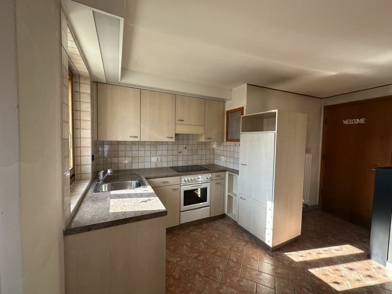 Appartement caractéristique de 2,5 pièces, dans un quartier desservi (10)