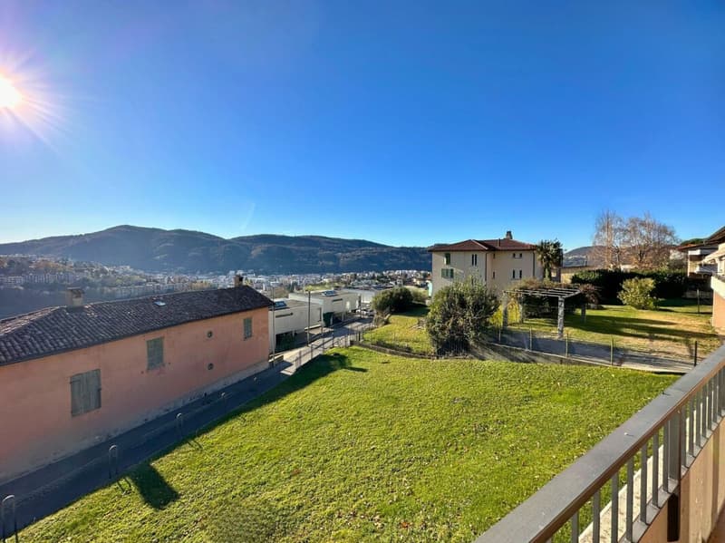 Detached house with garden and open view (4)
