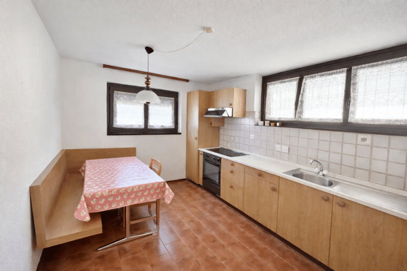 Detached house with garden and open view (8)