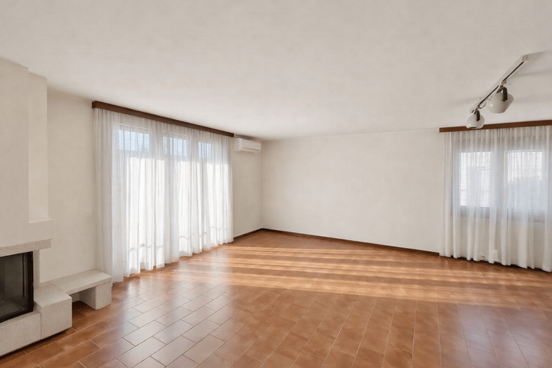 Detached house with garden and open view (2)