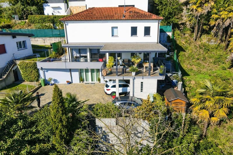 Casa unifamiliare nel verde, con vista e soleggiata (2)