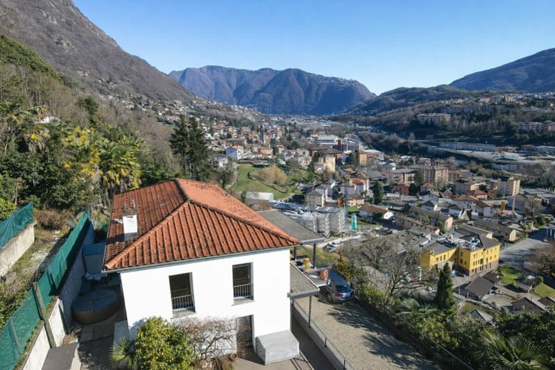 Casa unifamiliare nel verde, con vista e soleggiata (3)
