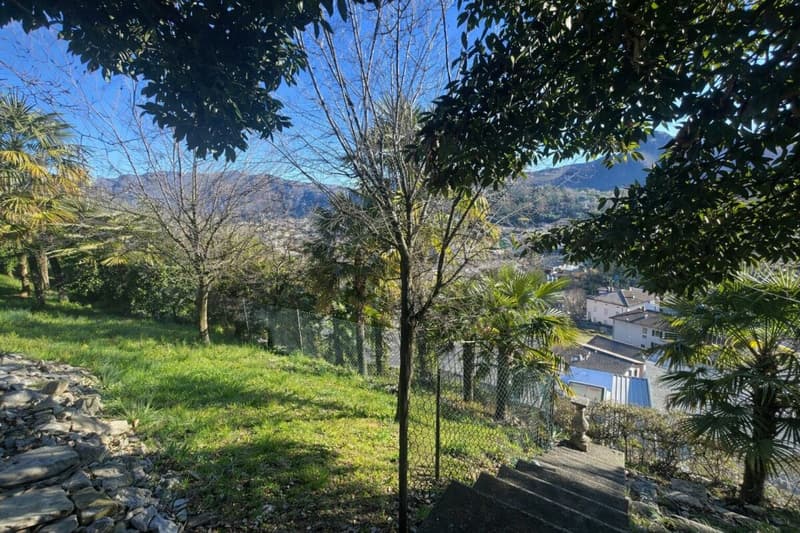 Casa unifamiliare nel verde, con vista e soleggiata (31)