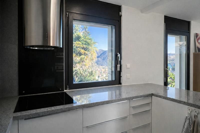 Casa unifamiliare nel verde, con vista e soleggiata (12)