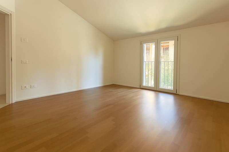 Modern 3.5-room attic apartment with balcony, view and two parking spaces (5)